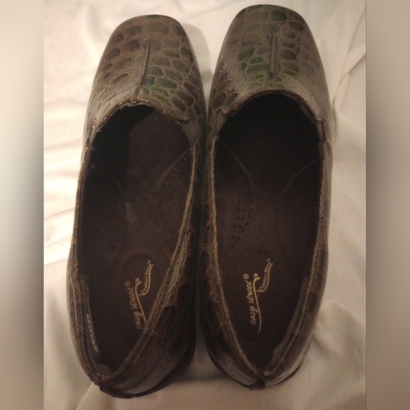 Easy Street Comfort Wave NWT Women's Size 8.5 WW Brown Crocodile Print Loafers - Picture 7 of 7